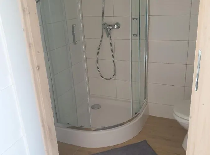 Szara Gaska W Gaskach Lodge Gąski